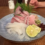 登良屋 - お刺身盛り　鰹　鰤　烏賊