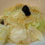 宵 - 自家製アンチョビとキャベツのペペロンチーニ　800円