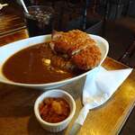 喫茶チロル - 厚切りカツカレーとアイスコーヒー・無糖