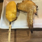 焼鳥のさくら - つくねチーズ　手羽先