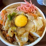 すき家 - 卵、真ん中に乗せてみた。お野菜豊富^ ^。