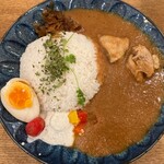 CLOVE - タマネギ丸ごとスパイシーカレー