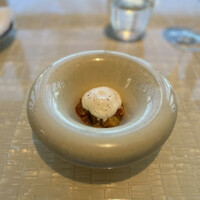 ベージュ アラン・デュカス 東京 - 