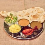 Khana pina - 