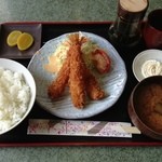 ポシェット - 料理写真:エビフライ定食