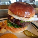 THE CORNER Hamburger & Saloon - 