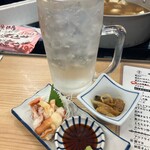 晩杯屋 - メガチューハイと貝ヒモ刺し