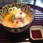 萬亀樓 - 造り (鱧おとしと鯛)。