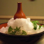 京懐石 吉泉 - 冷酒もこんな感じで供されます