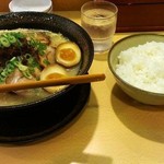 薩摩ラーメンふぁーむ - 特製肉みそラーメン、ごはん