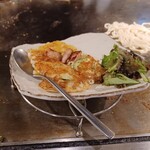 お好み焼き・鉄板焼き 蔵屋 - 鉄板ポテトサラダ