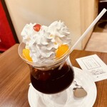 エーライセンス - アイスコーヒーパフェ(ストローは間に挟んで)