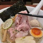 酒肴場 屯 - 低温調理のカタロースチャーシューもやや味付けしっかり目