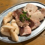 Tamaniha Yakiniku - 新鮮和牛ホルモンミックス（塩）