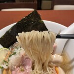 酒肴場 屯 - ツルパツ麺の食感も抜群