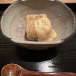茜坂大沼 - ❶先付け
      新レンコンの揚げ豆腐、白味噌