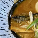 竜宮の鯖 - 料理写真:さばの味噌煮定食1000円　左