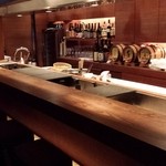 北新地 すがはら - カウンター席。