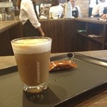 スターバックス・コーヒー - 来たよー、本家、Doppio Bar☆
下手にラテ頼むより、断然美味しい。