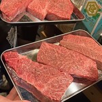 鉄板酒場 五代目まりこ屋 - 和牛のミスジ 、ハネシタ、トモサンカク