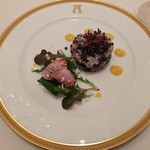 アピシウス - 青鯛のタルタルとレンズ豆のキャビア仕立て黄色トマトのクゥーリ