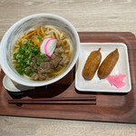 Aoyagi - 肉うどんとお稲荷さんのセット1480円