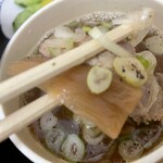 Gotou Shiyokudou - 『カツ丼(スープ･漬物付)』のラーメンスープ（チャーシュー、ネギ、メンマ入）