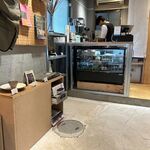 Am coffee stand - 商業施設やオフィスなどの企画デザイン・設計施工を手がける会社が運営するお店はテレワークも出来るお洒落な空間になってます。