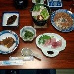 みずうみ - 鯉の甘露煮・鰻すき・ふなずし・なまずの煮付け・せりのおひたし・鯉となまずの刺身