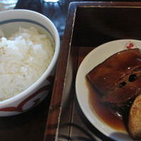 大傳梅梅 - ご飯&角煮