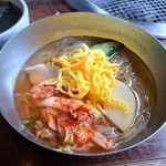 吉座 - 冷麺、上空ショット