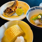 石葉 - 出汁巻き、鯵の干物、炊き合わせ（ゴーヤなど）