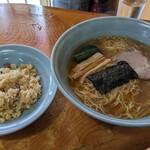 Kaza guruma - ラーメン大盛+半チャーハン