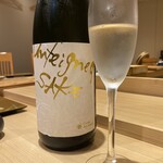 横浜 鮨 ふくじゅ - シャンパングラスで日本酒