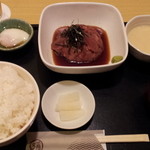 まぐろ問屋の中落ち定食