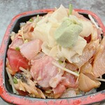 三是寿司 - みこちゃん丼　魚だけ大盛り（値段は普通の大盛りと同じ）