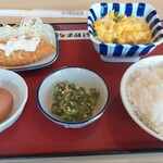 泉北忠岡食堂 - 中めしおくら和え白身フライ高野豆腐卵とじ生卵820円