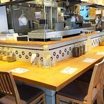 間借りカレー tasty - カウンター席のみ間借り