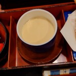 東京北浜 - 茶碗蒸し　
      お寿司とかこーゆー時に付いてくる茶碗蒸しはちょっと嬉しい♪