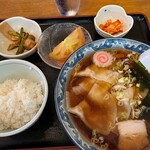 千石食堂 - ワンタンメン+半ライス