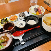 ヒル薬膳粥・ヨル貝料理カイノクチ - 