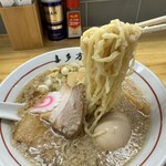 喜多方食堂 磯崎 - 中細縮れ麺