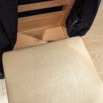 Dotoru Kohi Shoppu - カウンター席の荷物置き