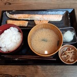 炭火焼干物定食 しんぱち食堂 人形町店 - 