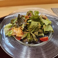 浦正鮨 別邸 - 烏賊の燻製入りサラダ