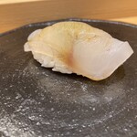 Sushi Dai - ⒈コチ～夏の魚です。恋しい白身でした。