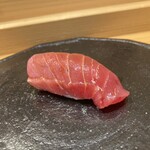 Sushi Dai - ⒉中トロ　石巻産、巻き網漁。旨いが若干の筋が気になった 