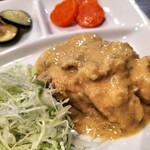 スペースC - 鶏のソテーカレークリーム煮