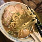 むらさき山 - 麺リフト
