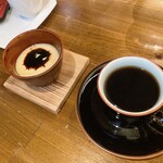 ようしょく からめる堂 - プリンとコーヒー